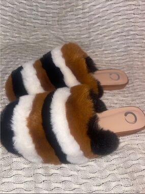 Journee Collection Faux Fur Slide Slippers in Brown, Black & White